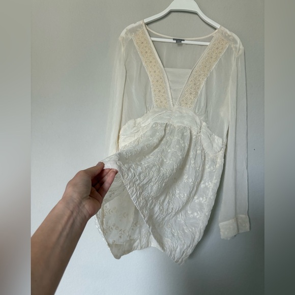 J. Jill Romantic Floral Eyelet Embroidered Tunic Top - Picture 6 of 10